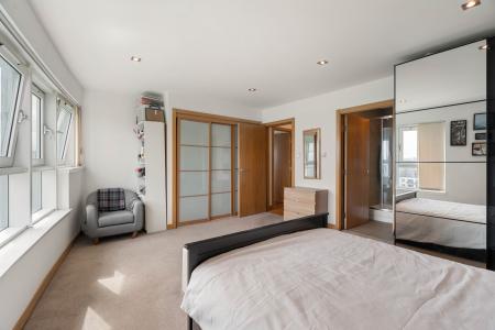 4 bedroom Flat for sale in Western Harbour Way, Newhaven, Edinburgh, EH6