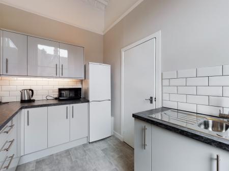 2 bedroom Flat to let in Westhall Gardens, Bruntsfield, Edinburgh, EH10