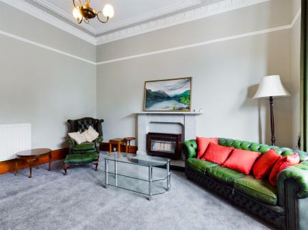 2 bedroom Flat to let in Westhall Gardens, Bruntsfield, Edinburgh, EH10