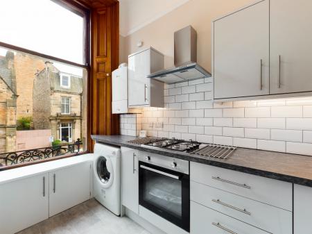 2 bedroom Flat to let in Westhall Gardens, Bruntsfield, Edinburgh, EH10