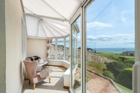2 bedroom Flat for sale in Flat 2, Manderlea, 35 Links Road, Lundin Links