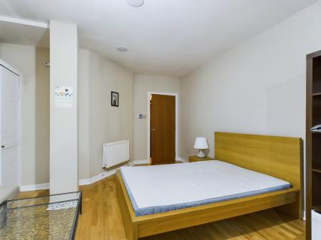 1 bedroom Studio flat to let in Valleyfield Street, Tollcross, Edinburgh, EH3