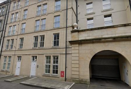 1 bedroom Studio flat to let in Valleyfield Street, Tollcross, Edinburgh, EH3