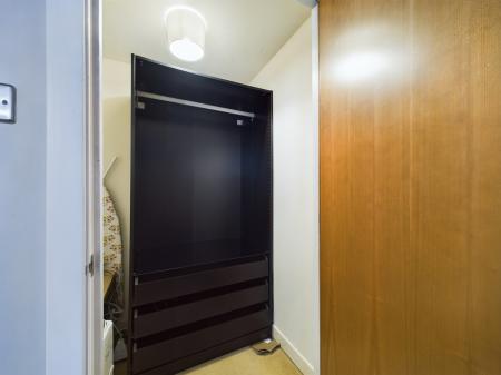 1 bedroom Studio flat to let in Valleyfield Street, Tollcross, Edinburgh, EH3