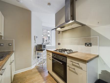 1 bedroom Studio flat to let in Valleyfield Street, Tollcross, Edinburgh, EH3