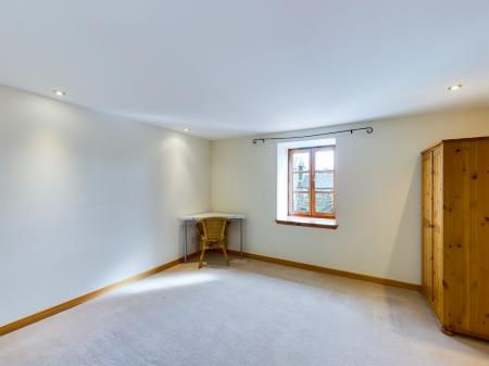 3 bedroom Flat to let in Great Junction Street, Leith, Edinburgh, EH6