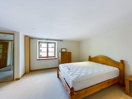 3 bedroom Flat to let in Great Junction Street, Leith, Edinburgh, EH6