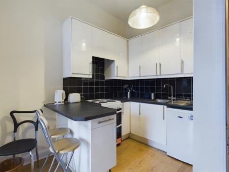 1 bedroom Flat to let in Millar Crescent, Morningside, Edinburgh, EH10