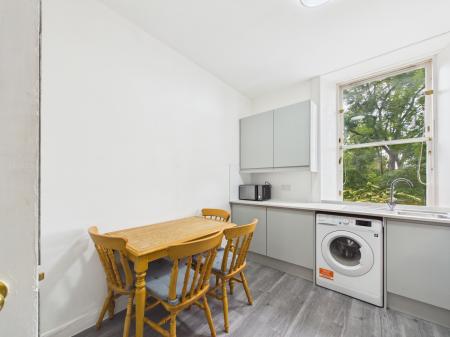 3 bedroom Flat to let in Rankeillor Street, Newington, Edinburgh, EH8