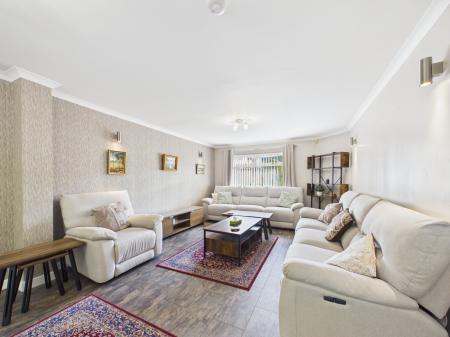5 bedroom Detached house to let in Auchingane, Fairmilehead, Edinburgh, EH10