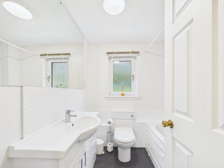 5 bedroom Detached house to let in Auchingane, Fairmilehead, Edinburgh, EH10