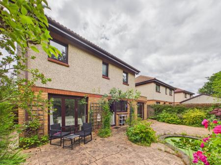 5 bedroom Detached house to let in Auchingane, Fairmilehead, Edinburgh, EH10