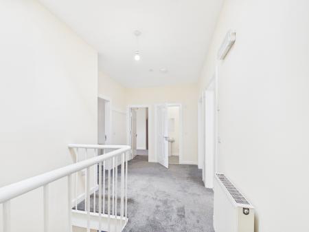 6 bedroom Flat to let in Polwarth Gardens, Polwarth, Edinburgh, EH11