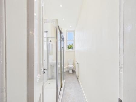 6 bedroom Flat to let in Polwarth Gardens, Polwarth, Edinburgh, EH11
