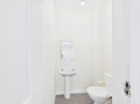 6 bedroom Flat to let in Polwarth Gardens, Polwarth, Edinburgh, EH11