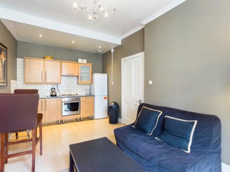 1 bedroom Flat to let in St Stephen Street, Stockbridge, Edinburgh, EH3