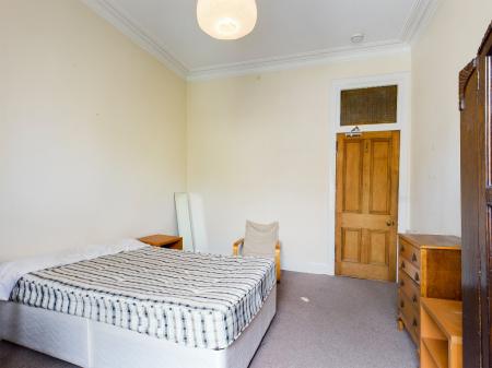 3 bedroom Flat to let in Warrender Park Road, Marchmont, Edinburgh, EH9
