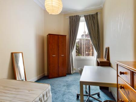 3 bedroom Flat to let in Warrender Park Road, Marchmont, Edinburgh, EH9