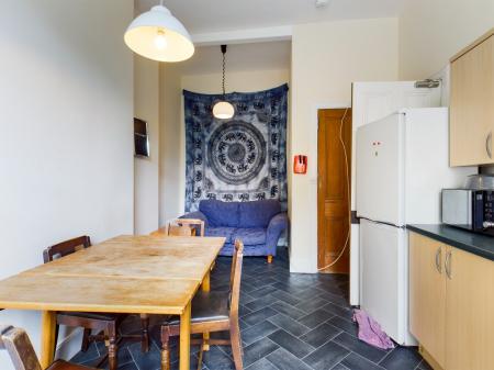 3 bedroom Flat to let in Warrender Park Road, Marchmont, Edinburgh, EH9