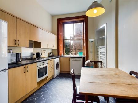 3 bedroom Flat to let in Warrender Park Road, Marchmont, Edinburgh, EH9