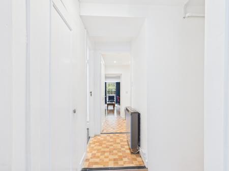 1 bedroom Flat to let in Dundonald Street, New Town, Edinburgh, EH3