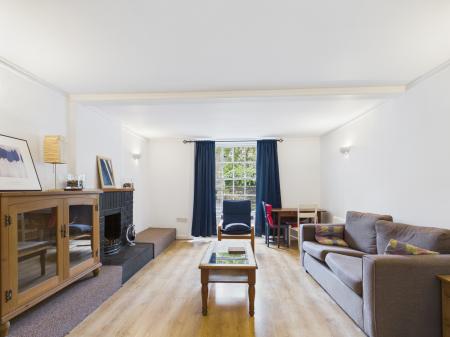 1 bedroom Flat to let in Dundonald Street, New Town, Edinburgh, EH3