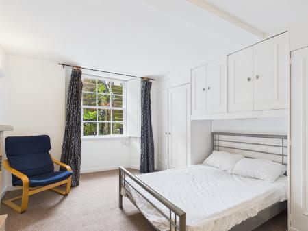 1 bedroom Flat to let in Dundonald Street, New Town, Edinburgh, EH3