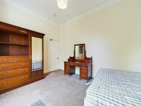 4 bedroom Flat to let in Woodburn Terrace, Morningside, Edinburgh, EH10