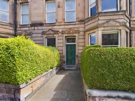 4 bedroom Flat to let in Woodburn Terrace, Morningside, Edinburgh, EH10