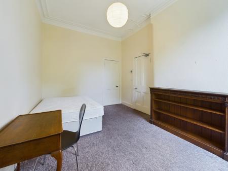 4 bedroom Flat to let in Woodburn Terrace, Morningside, Edinburgh, EH10