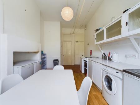 4 bedroom Flat to let in Woodburn Terrace, Morningside, Edinburgh, EH10