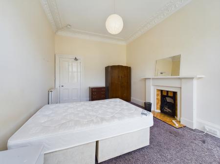 4 bedroom Flat to let in Woodburn Terrace, Morningside, Edinburgh, EH10