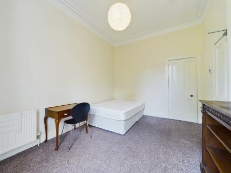 4 bedroom Flat to let in Woodburn Terrace, Morningside, Edinburgh, EH10