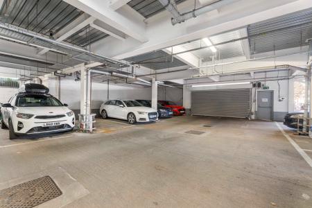 2 bedroom Flat for sale in Sheriff Brae, Leith, Edinburgh, EH6