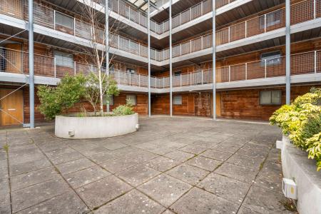 2 bedroom Flat for sale in Sheriff Brae, Leith, Edinburgh, EH6