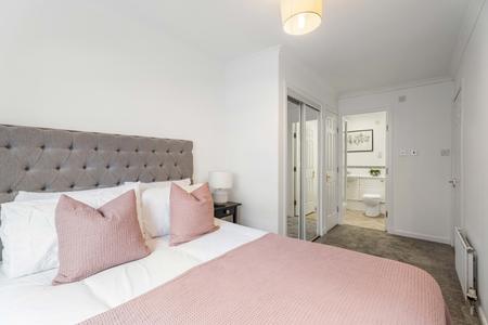 2 bedroom Flat for sale in Millar Crescent, Morningside, Edinburgh, EH10