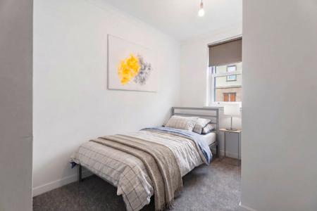 2 bedroom Flat for sale in Millar Crescent, Morningside, Edinburgh, EH10