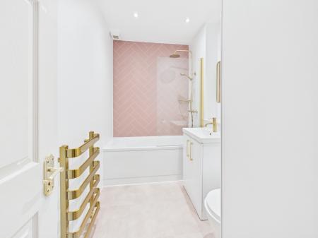 3 bedroom Flat to let in Canon Street, Canonmills, Edinburgh, EH3