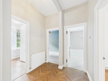 3 bedroom Flat to let in Canon Street, Canonmills, Edinburgh, EH3