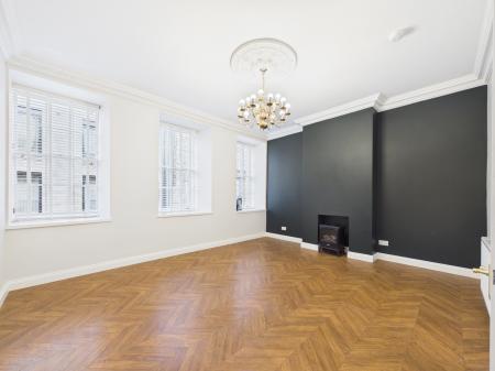 3 bedroom Flat to let in Canon Street, Canonmills, Edinburgh, EH3