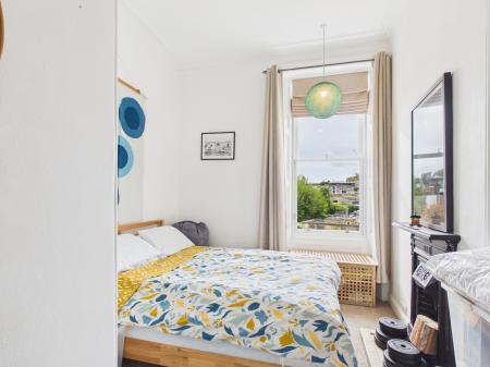2 bedroom Flat to let in Dudley Grove, Trinity, Edinburgh, EH6