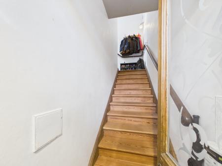 2 bedroom Flat to let in Dudley Grove, Trinity, Edinburgh, EH6