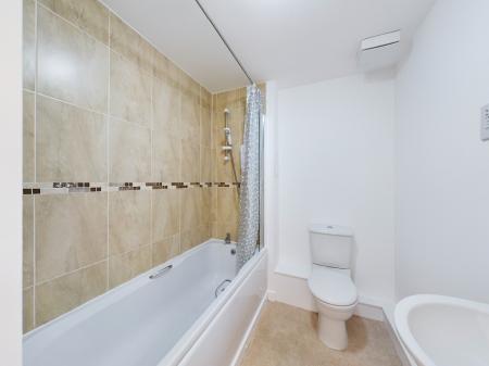 2 bedroom Flat to let in Waterfront Park, Granton, Edinburgh, EH5
