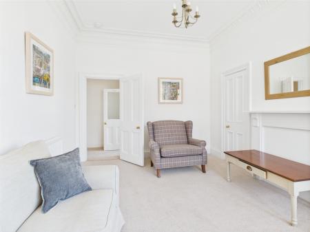 2 bedroom Flat to let in Lochrin Terrace, Tollcross, Edinburgh, EH3
