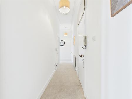2 bedroom Flat to let in Lochrin Terrace, Tollcross, Edinburgh, EH3