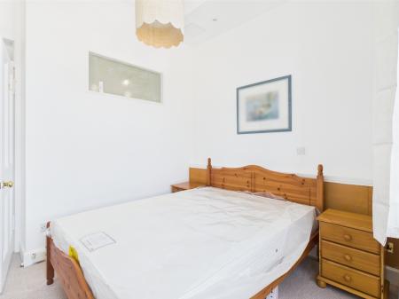 2 bedroom Flat to let in Lochrin Terrace, Tollcross, Edinburgh, EH3