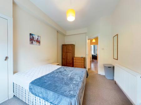 2 bedroom Flat to let in Cathcart Place,, Dalry, Edinburgh, EH11