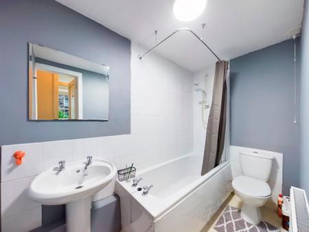 2 bedroom Flat to let in Cathcart Place,, Dalry, Edinburgh, EH11