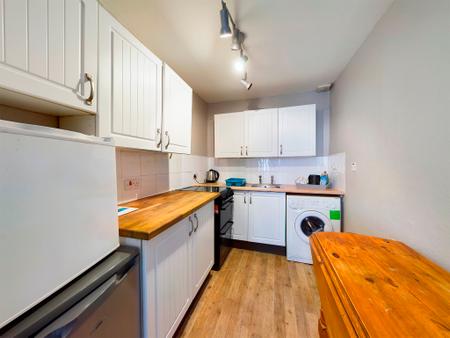 2 bedroom Flat to let in Cathcart Place,, Dalry, Edinburgh, EH11