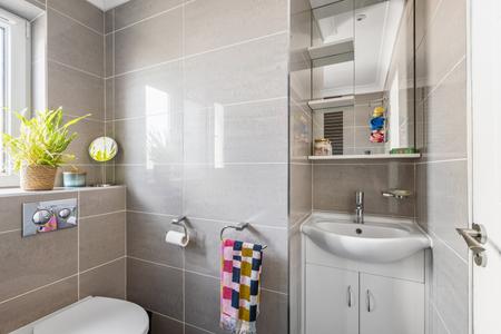 2 bedroom Semi-detached house to let in West Pilton Street, Pilton, Edinburgh, EH4